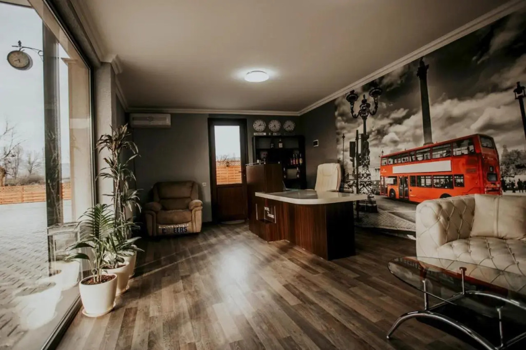 7 Rooms Hotel