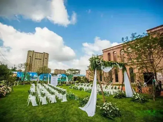 Xidu Crystal Hotel (Siping Xinghong Road)