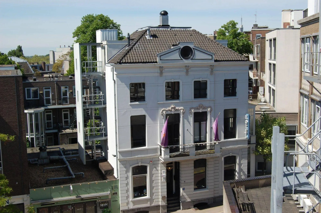 B&B Vesting10