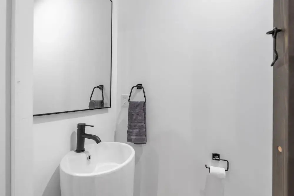 New Luxury 4 Bed Condo Perfect for Winter Rental