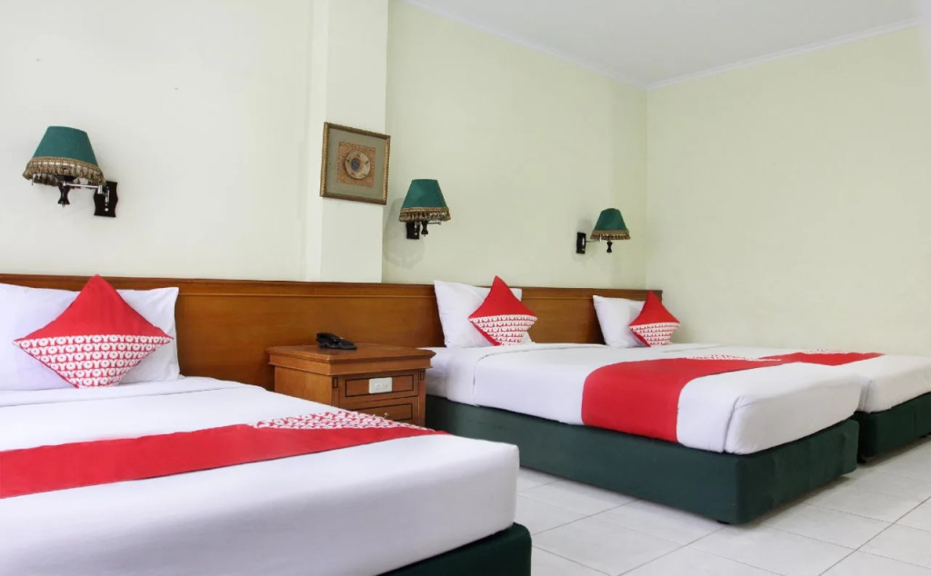 RedDoorz Plus near Kemang Raya
