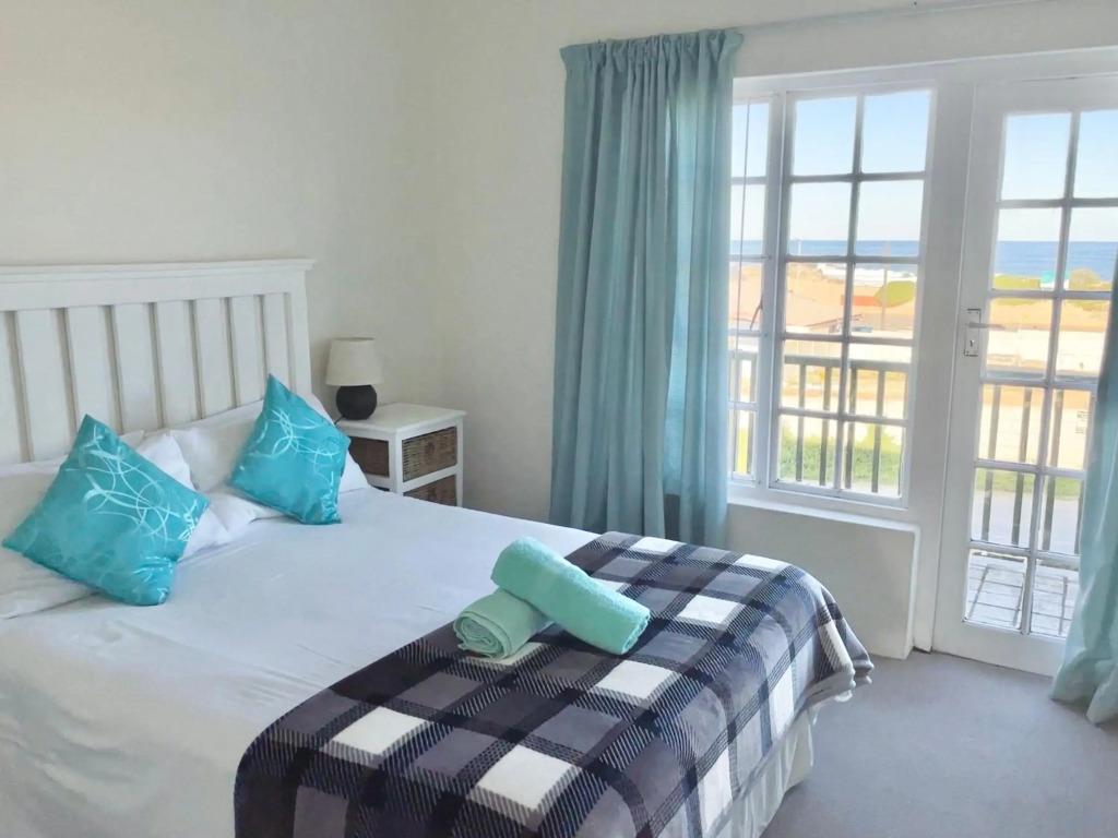 26 Settler Sands Beachfront Accommodation Sea View