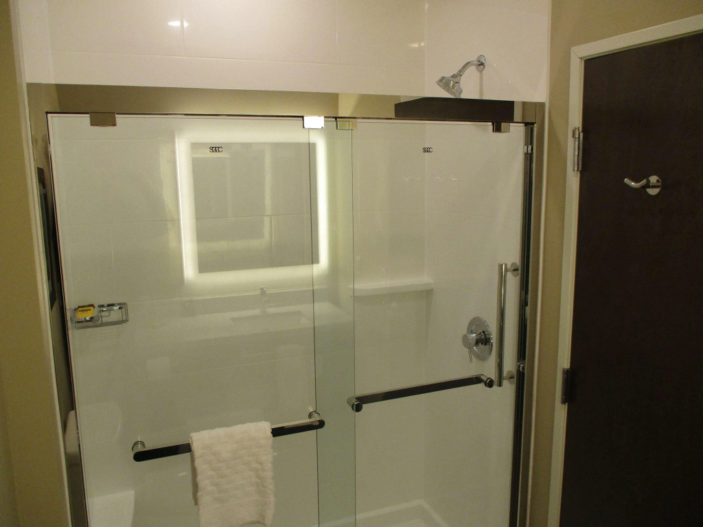 Best Western Plus Lakeview Hotel