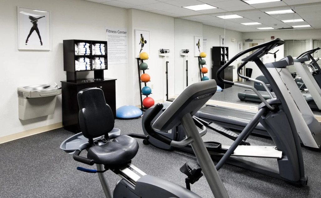 Holiday Inn Express & Suites East Wichita I-35 Andover by IHG
