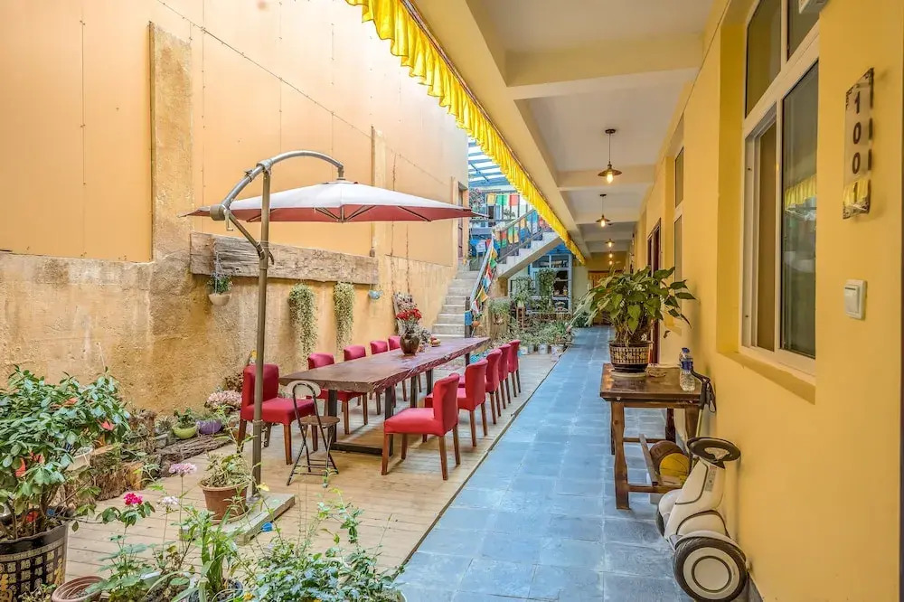 Youjia Hotel