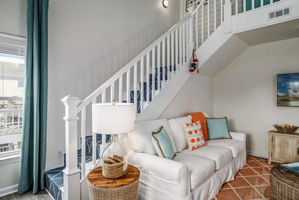 Dream Weaver 4 Bedroom Home by RedAwning