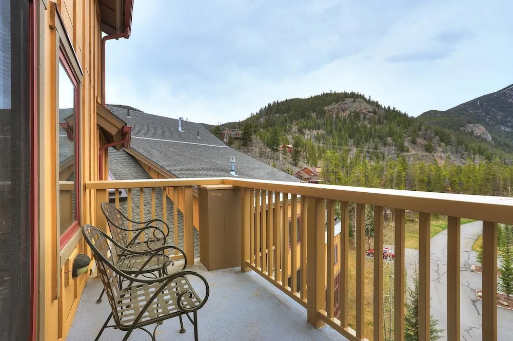 2311 Red Hawk Lodge 2 Bedroom Condo by RedAwning
