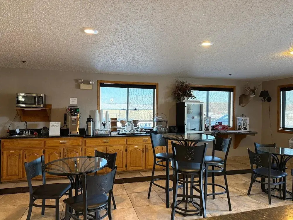 Cassville Four Seasons Inn & Suites