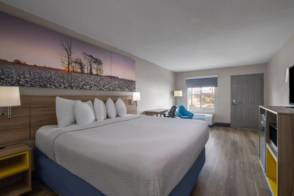 Days Inn by Wyndham Alma