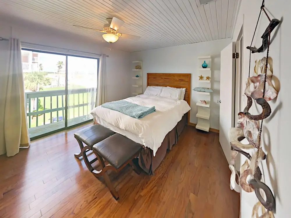 554 E Beach Blvd Townhouse Unit 6 2 Bedrooms 2 Bathrooms Townhouse