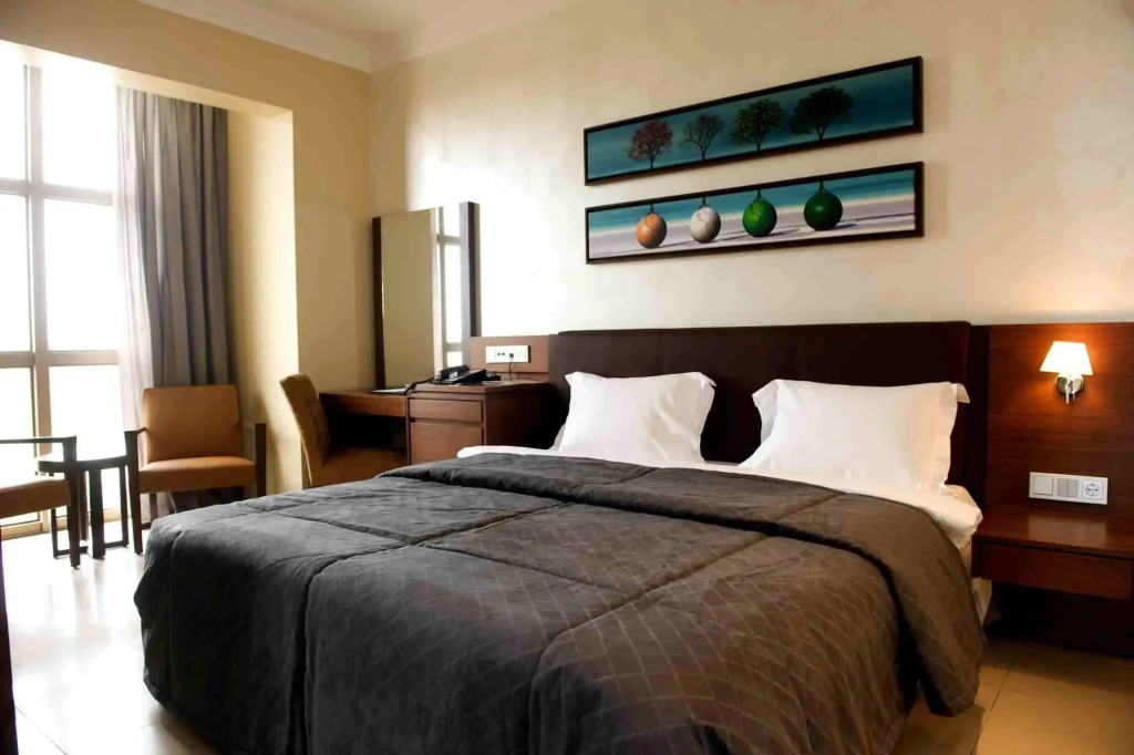 Avenue Suites