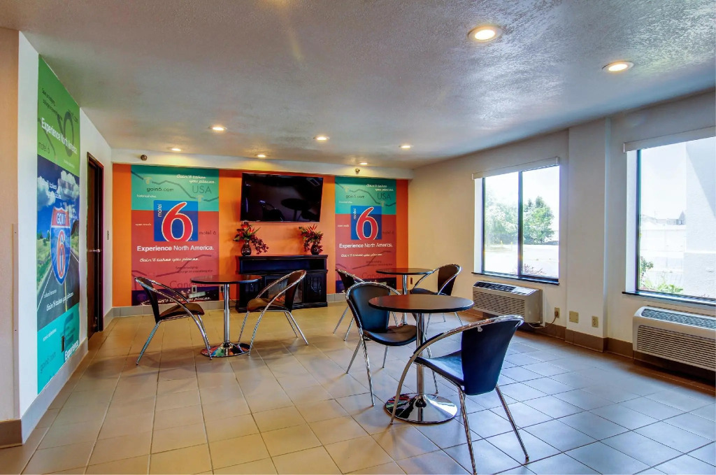 Motel 6-Columbia, MO - East