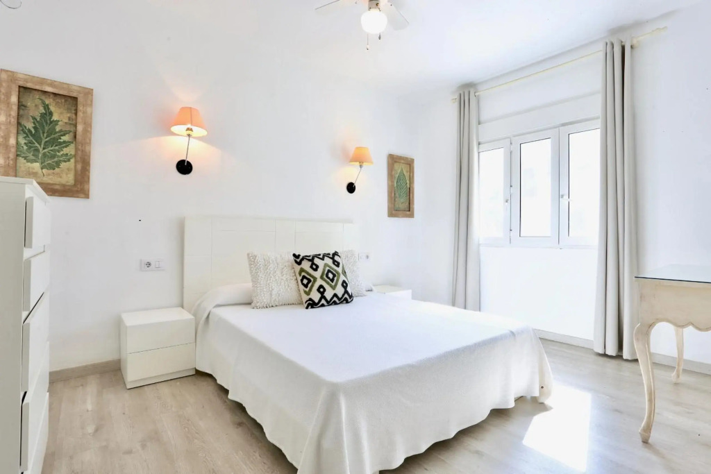 Urbanización El Oasis, 20 Villas en 1ª Línea Playa