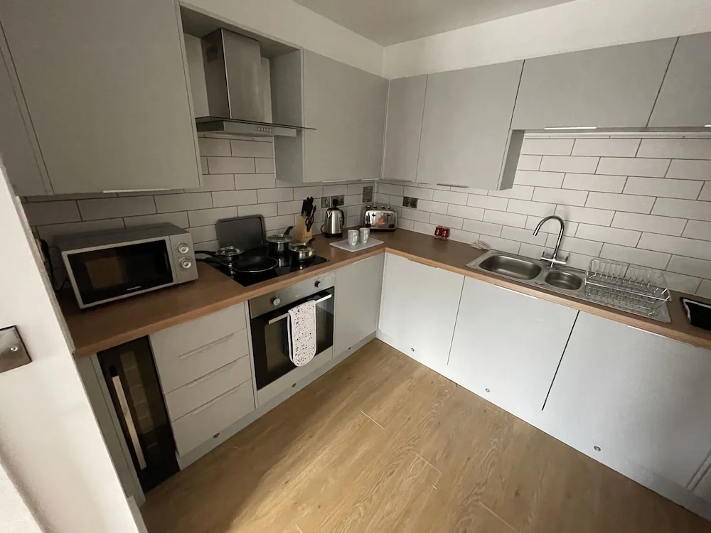 Modern & Comfortable 2BR Apartment