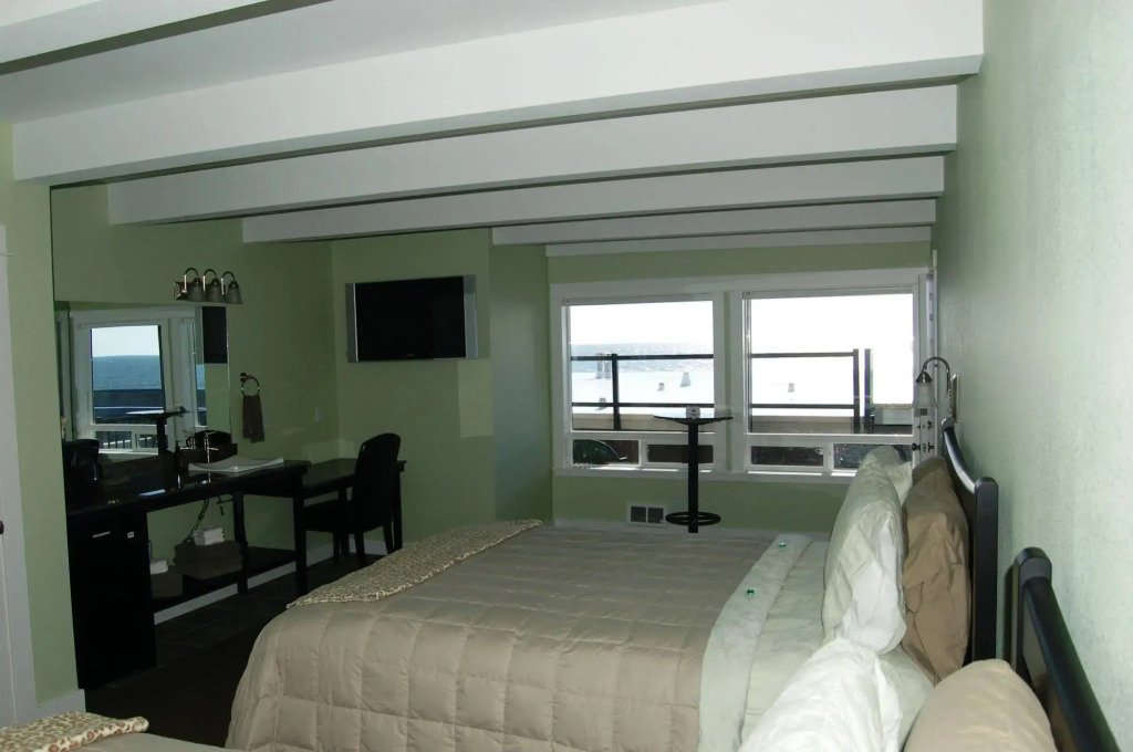 Beachfront Manor Hotel