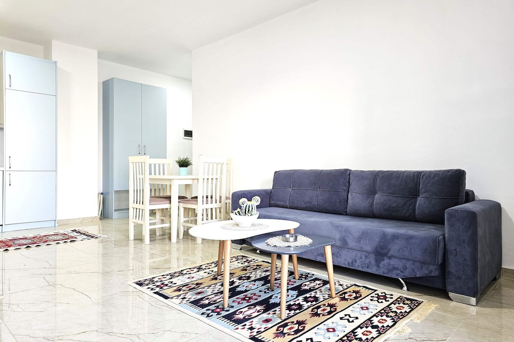 One Bedroom Apartment In Saranda - 001
