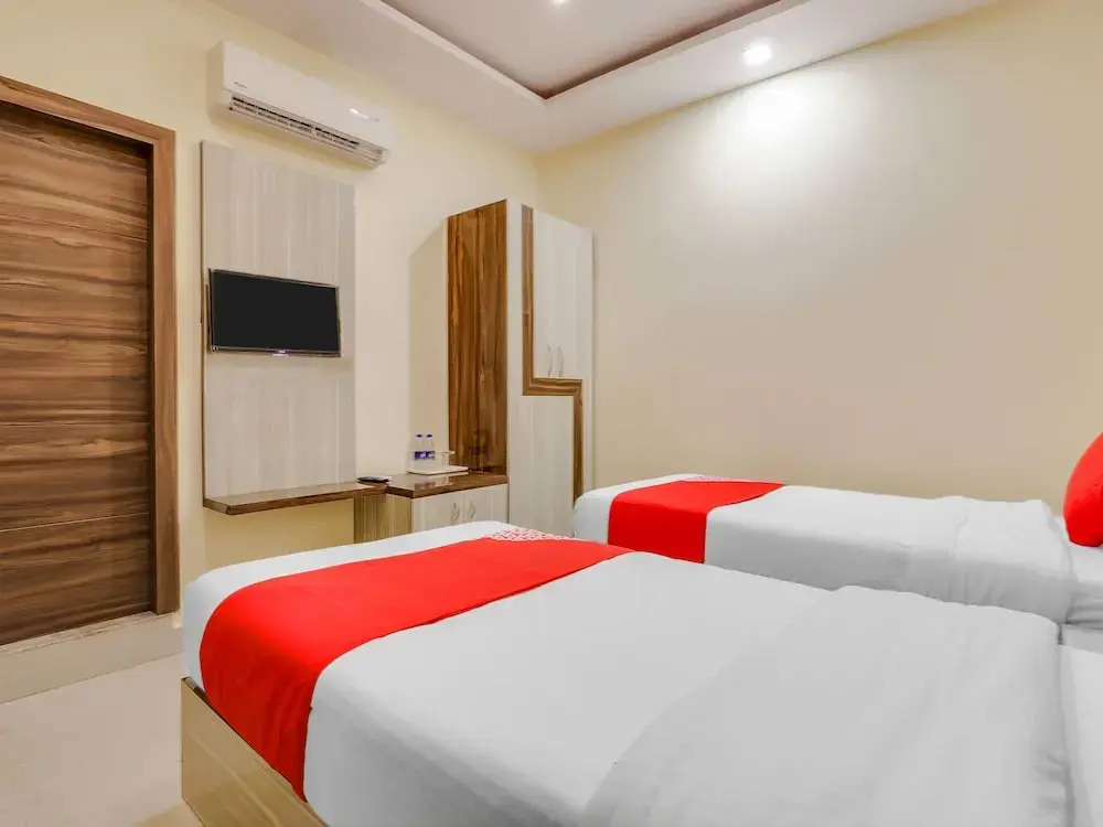 OYO 596 Samarth Inn