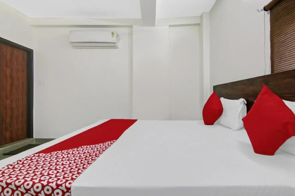 OYO Flagship 70198 Madhuban Residency