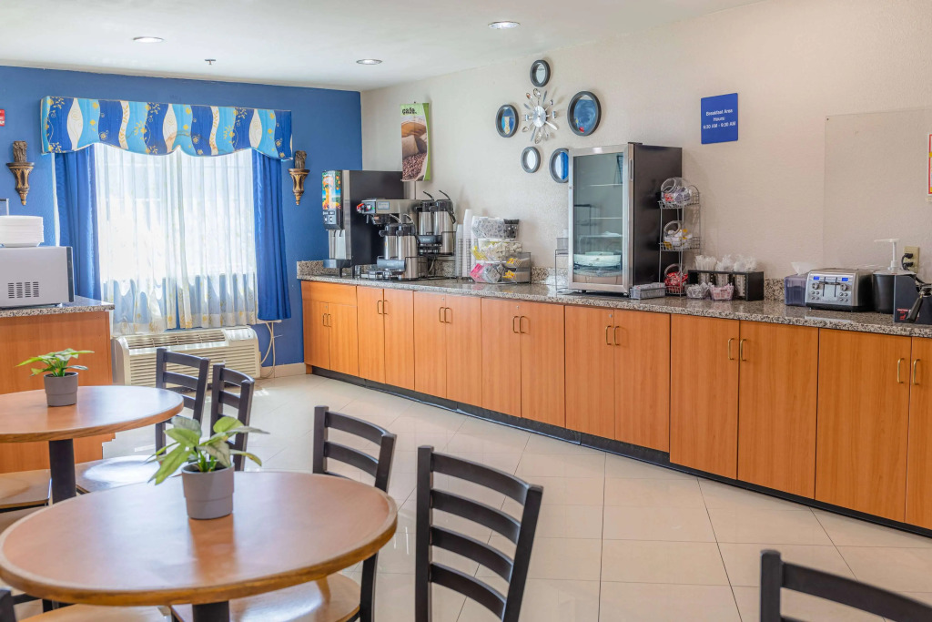 Microtel Inn & Suites by Wyndham Kingsland Naval Base I-95