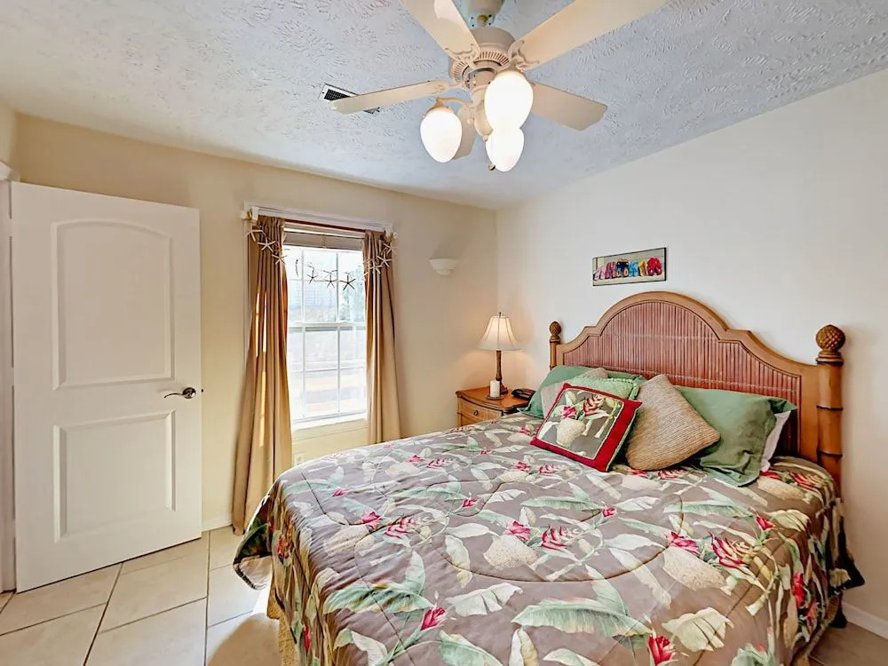 655 Cabana Beach Rd Cottage 4 Bedrooms 4 Bathrooms Cottage