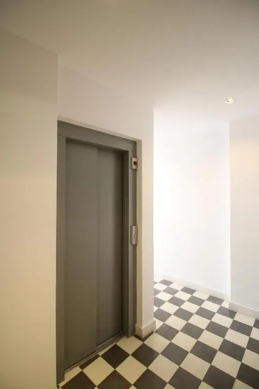 Lisbon Gloria Apartment
