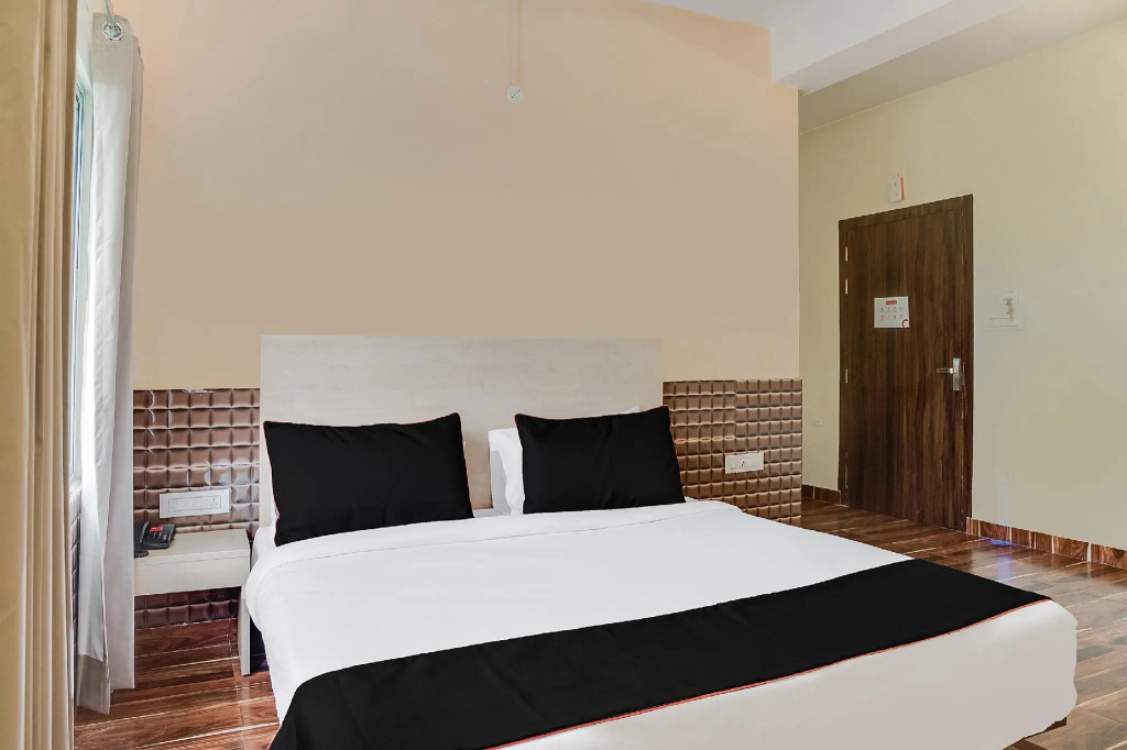 Palm Tree By OYO Rooms