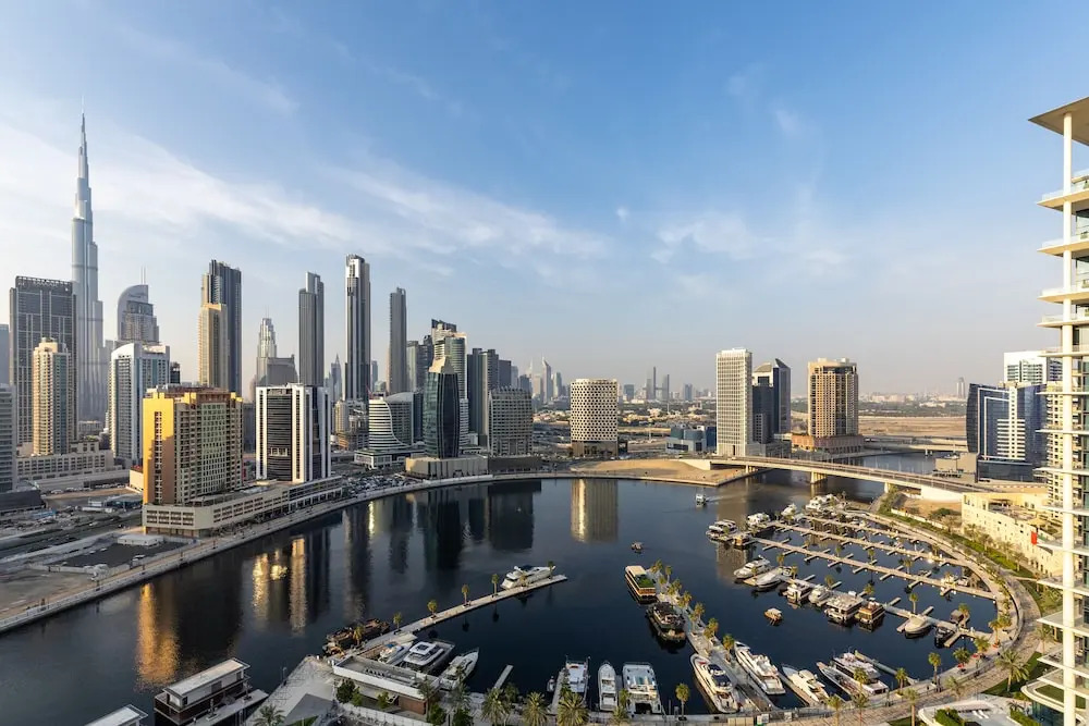 Waves - Top Waterfront 2BR Apartment in Business Bay