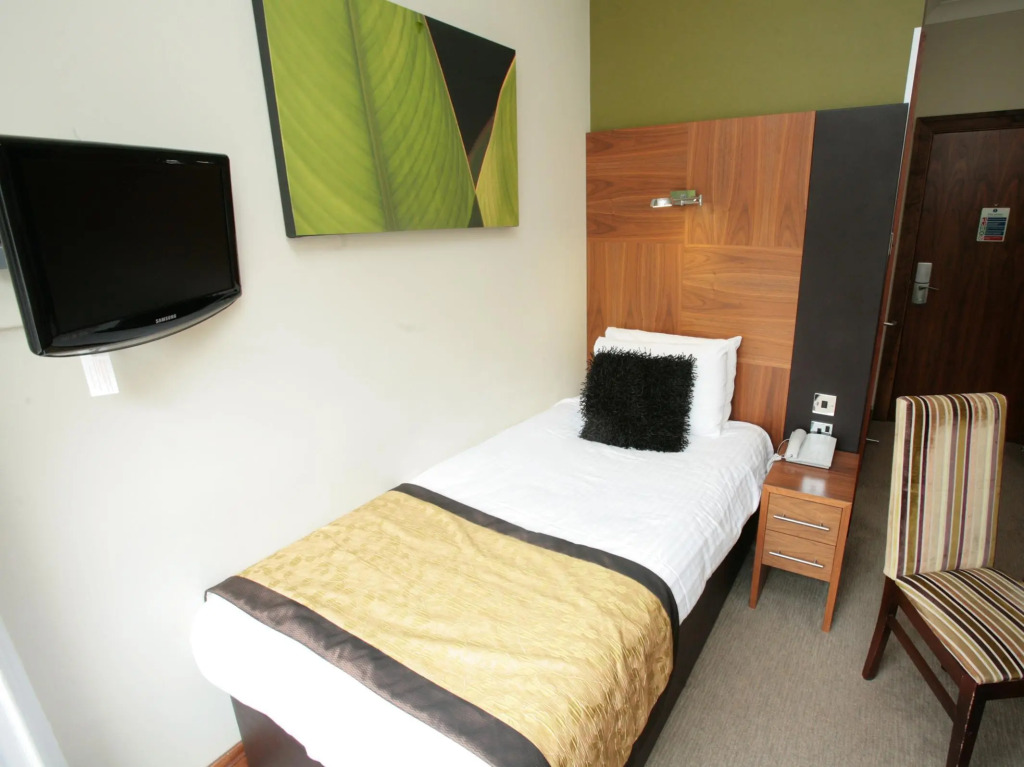 Acorn Hotel