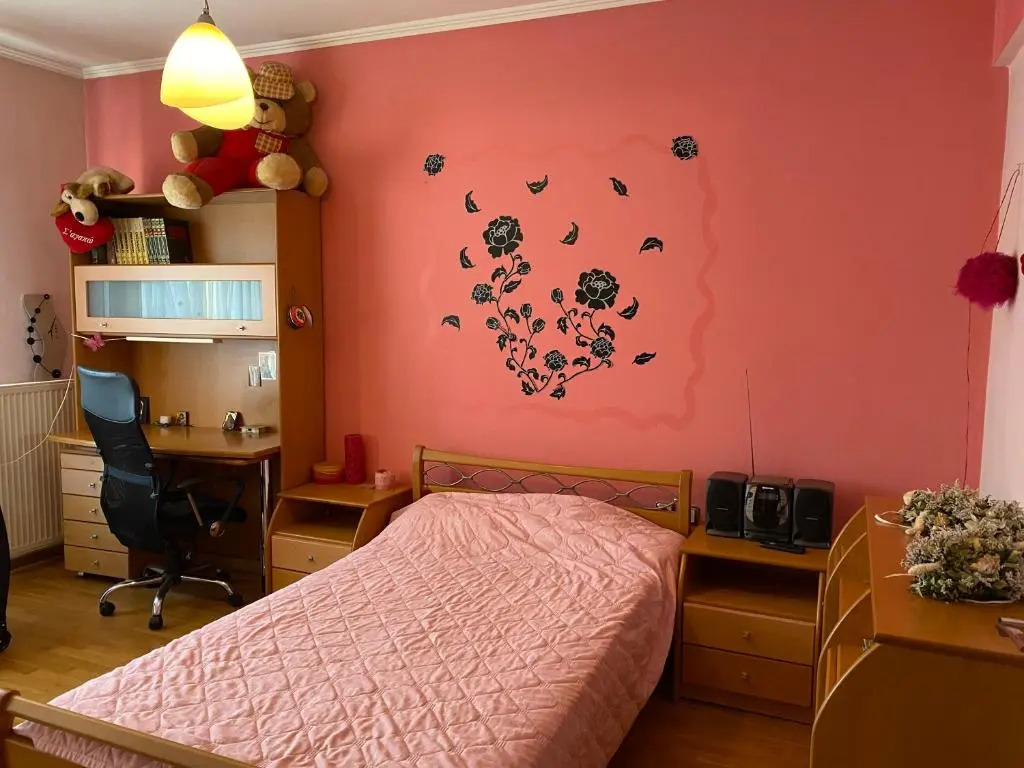 Florina House - Spacious with 2 Bedrooms and mountain view