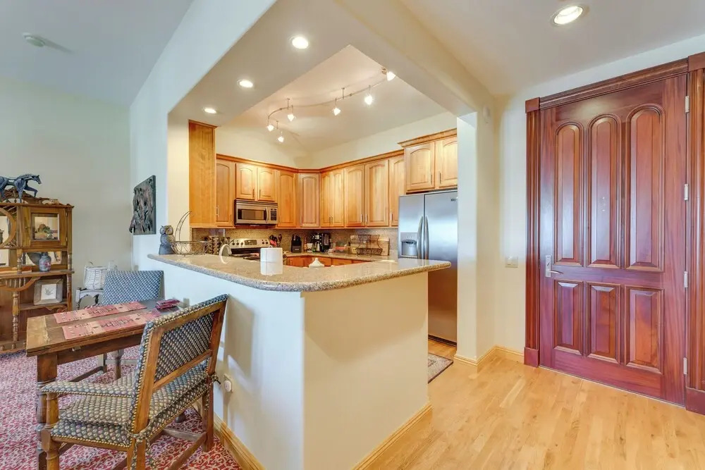 1 Mi to Skiing: Mtn-view Condo in Angel Fire!