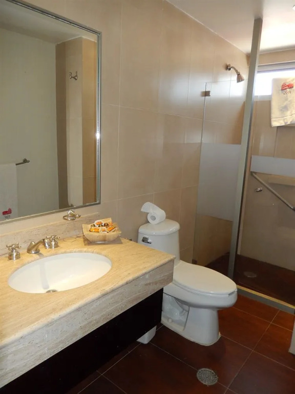 Roma, Suites & Business Center