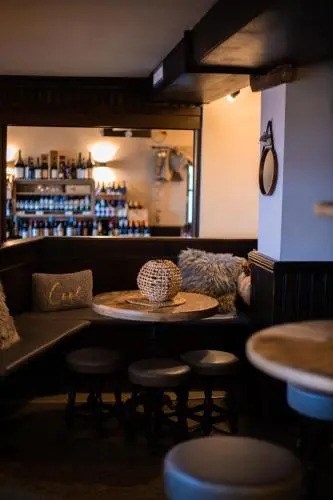 The Dragon Hotel & Thistles Pub