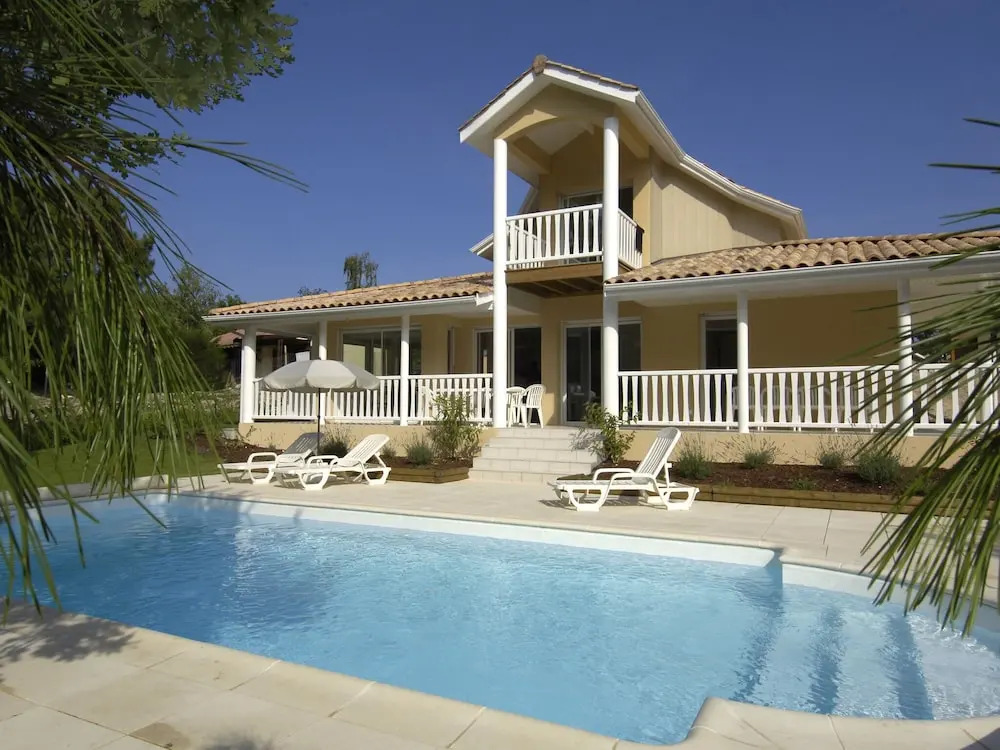 Comfortable Apartment in Lively Lacanau-océan