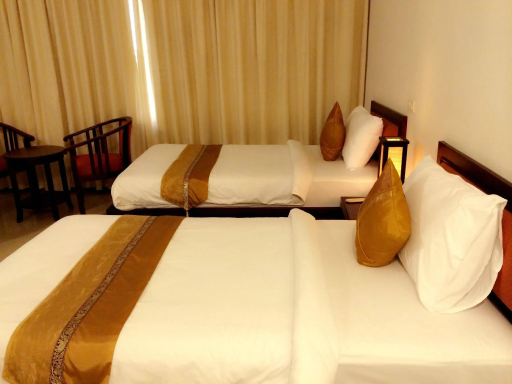 AV Hotel