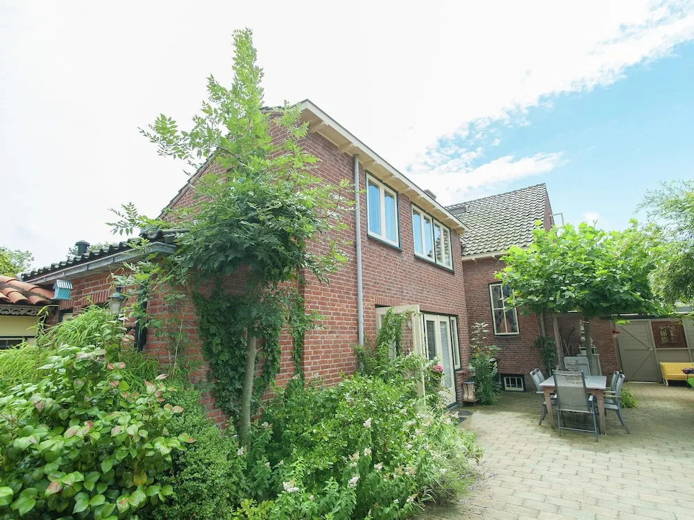 Semi-detached House With Garden in Quiet Location, Within Walking Distance of the Centre of Bergen