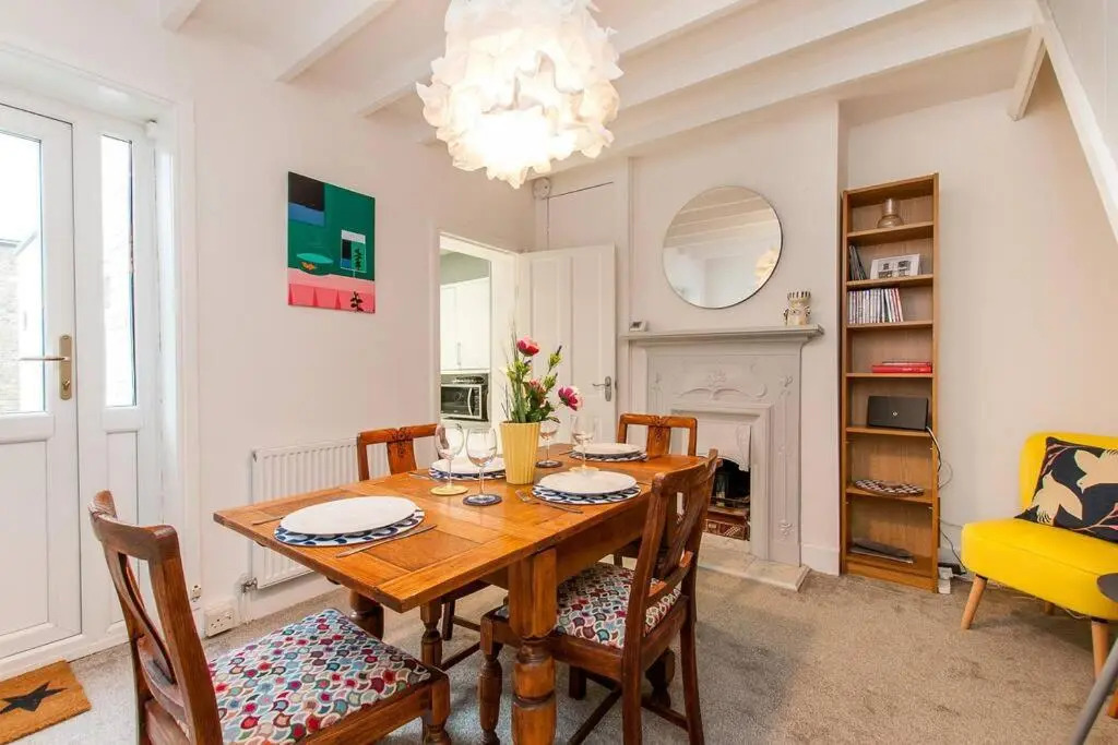 Coal Miners Cottage - Moments to Seafront & Town