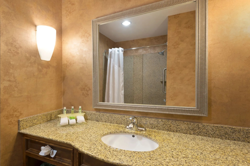 Holiday Inn Express Suites Little Rock West by IHG