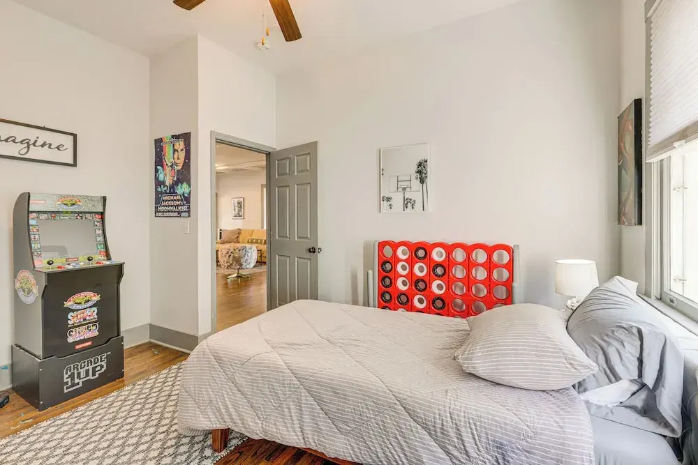 2 Mi to Dtwn: Stylish Urban Retreat in Birmingham