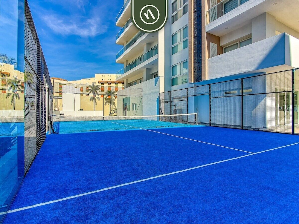 2BR Condo With Private Balcony - Padel Court