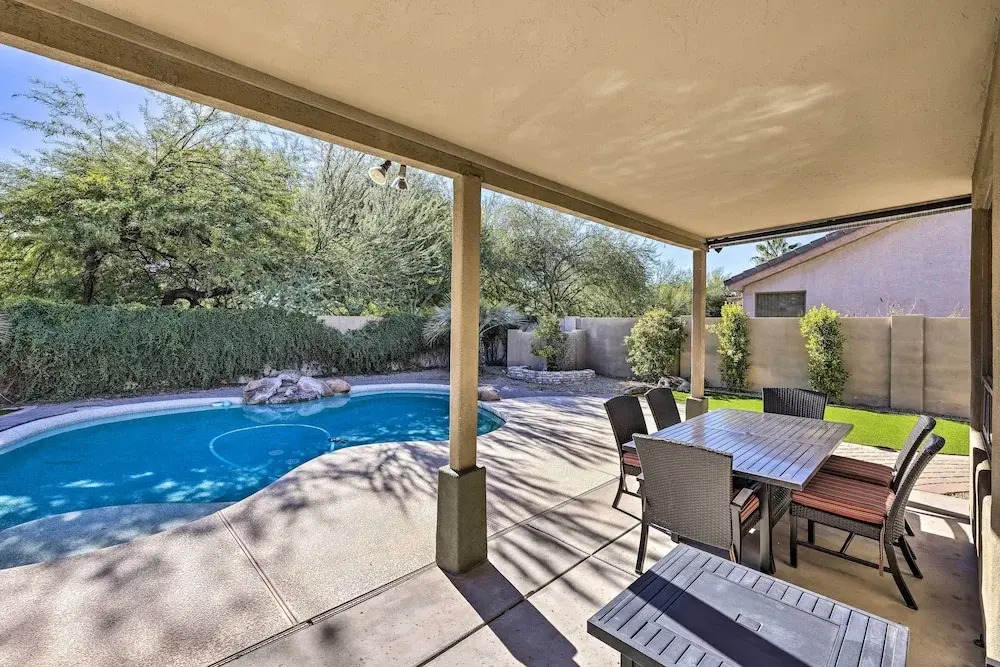 Tee Off, Relax Poolside! Family Home in Scottsdale