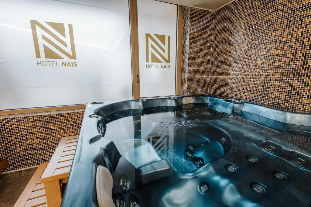 Hotel Nais