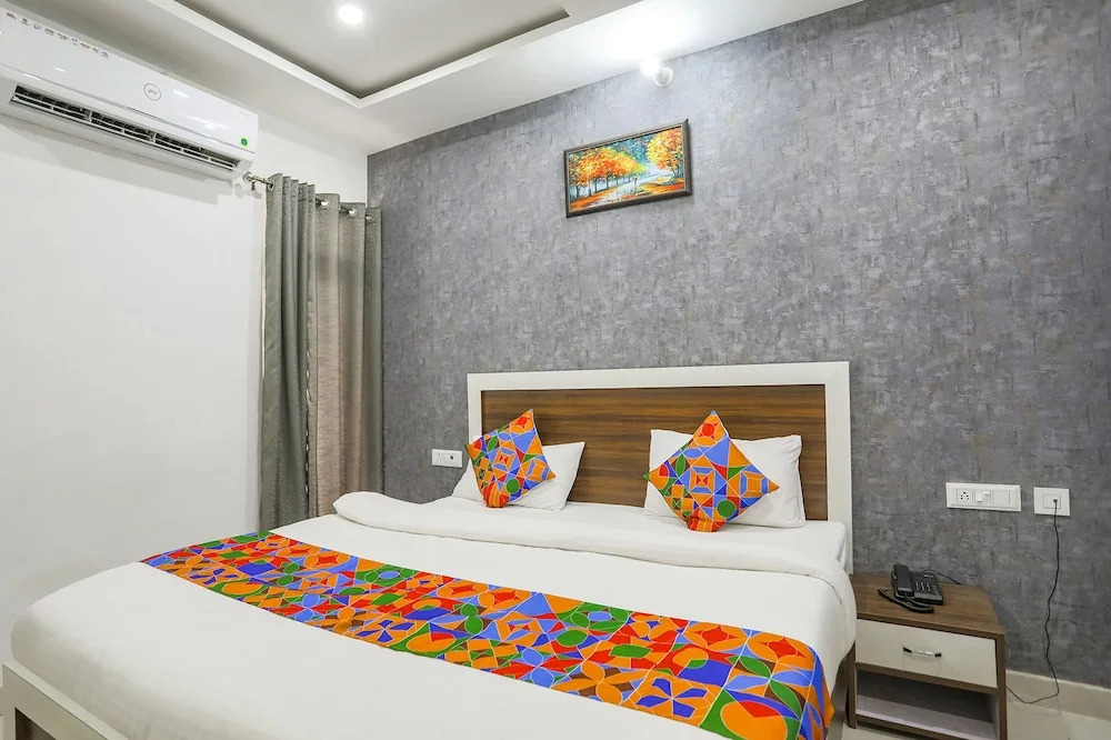 FabExpress Vinayak Palace