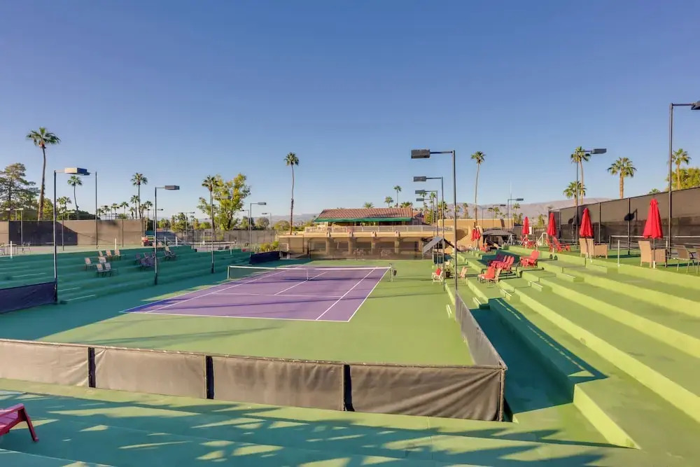 Pet-friendly Palm Desert Retreat: Golf Course View
