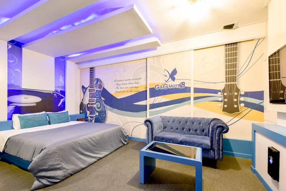 Thebay Hotel