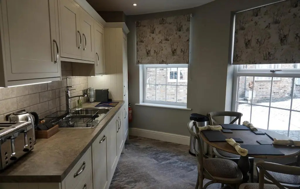 Franklins Apartments