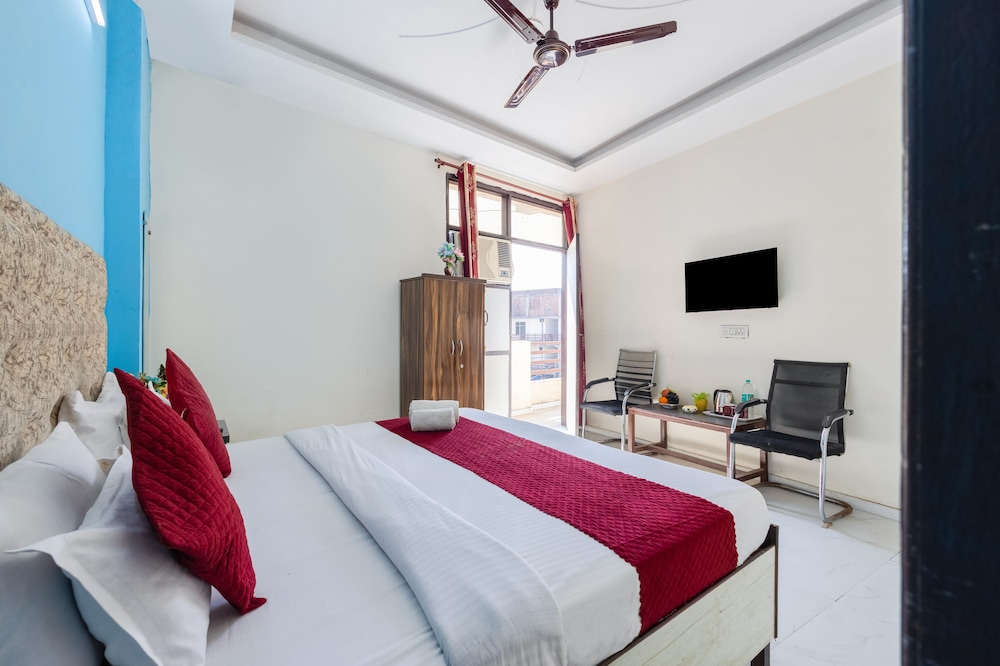 Hotel M C Residence