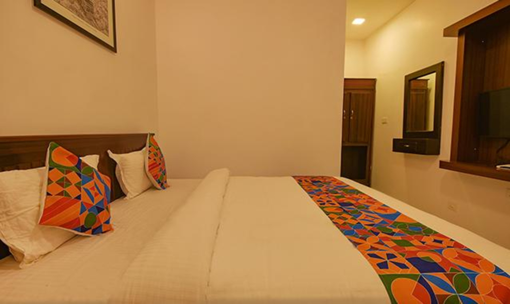 FabHotel Greenwood Stays