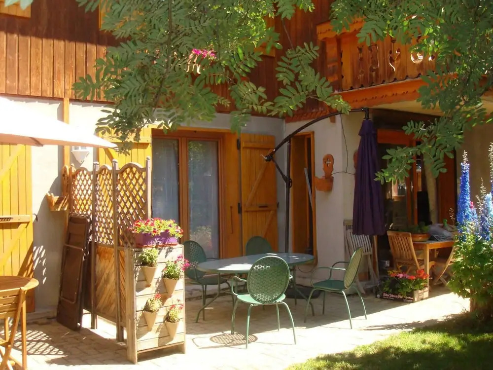 LA Poya : 3 Pièces Duplex 4 Personnes / 3 Rooms Duplex 4 People