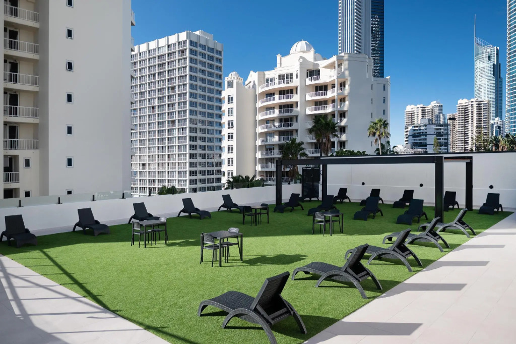 Hotel Apartments on 22 View Avenue, Surfers Paradise