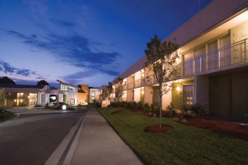 Ramada Springfield Inn And Conference Center